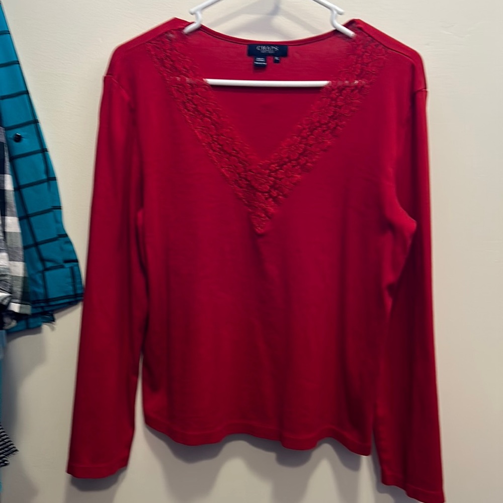 Chaps red long sleeve v neck shirt with lace
